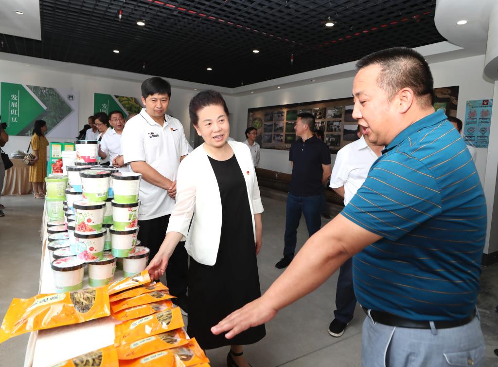 听英雄故事 看产业发展 话乡村振兴——校党委班子深入石阡开展党史学习教育