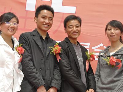 --大学生倾情“春晖家园”